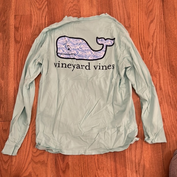 Vineyard Vines Long Sleeve - Picture 2 of 2